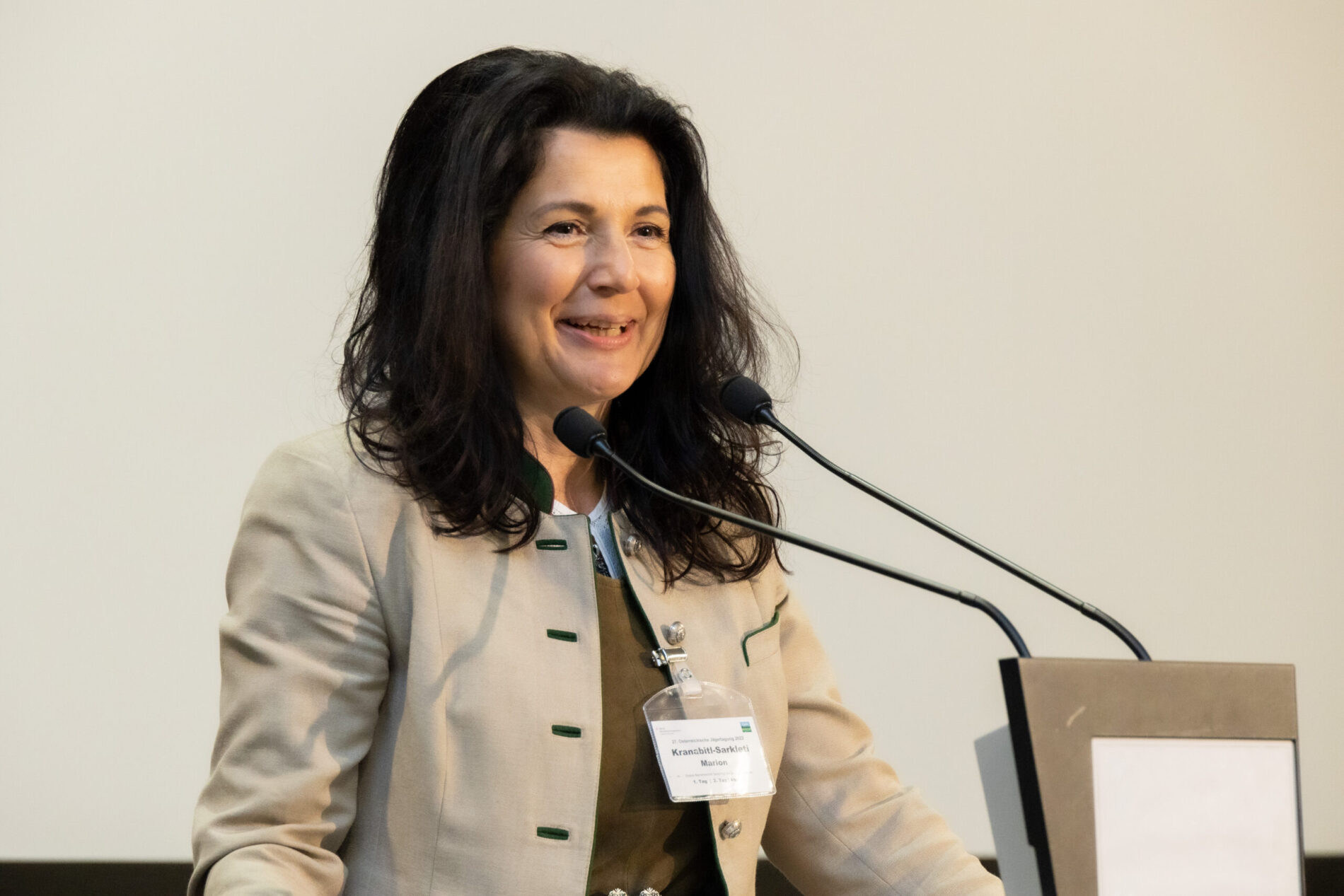 Die Geschäftsführerin der steirischen Landesjägerschaft bei der Österreichischen Jägertagung 2022.