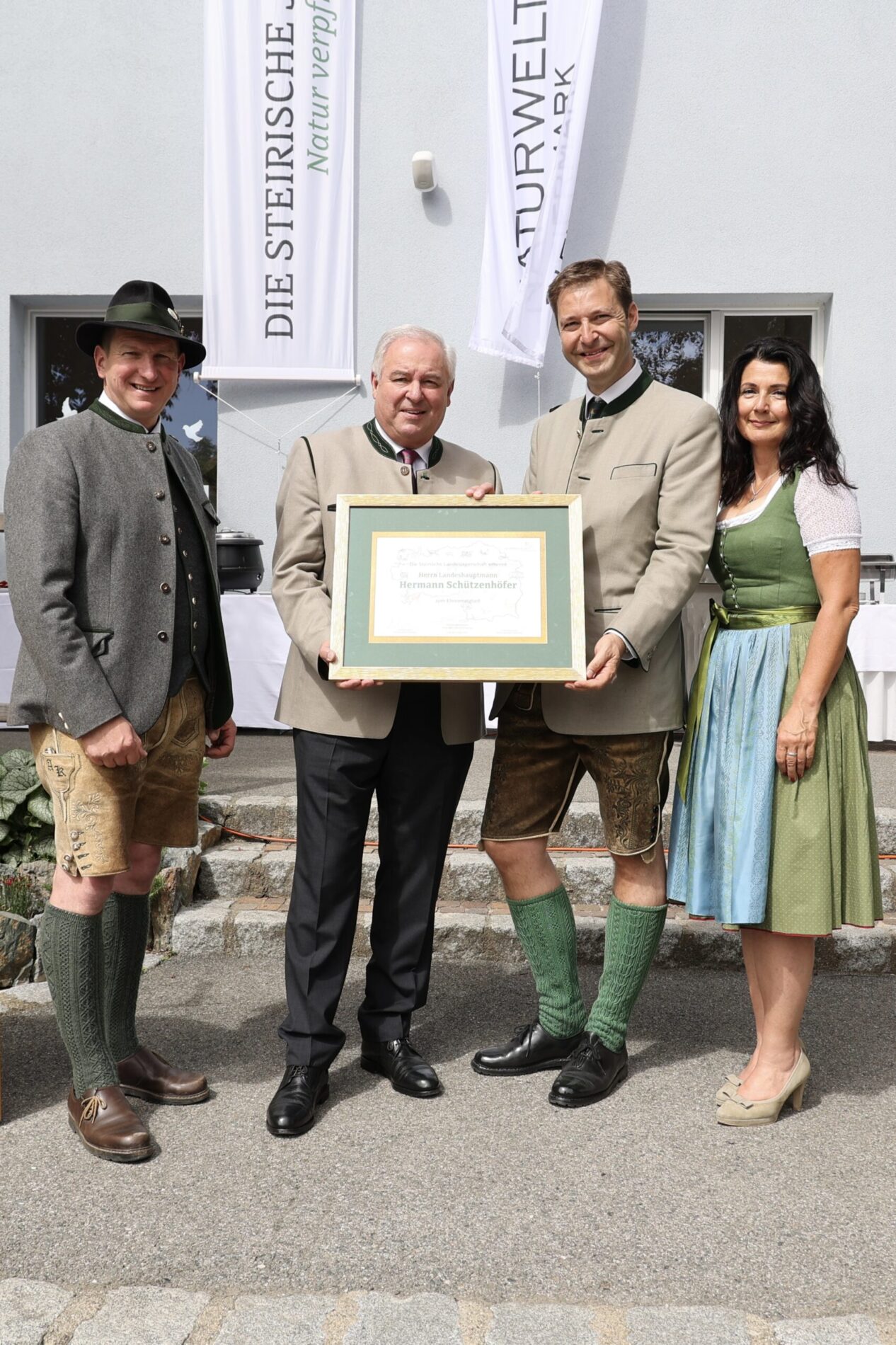 Landesjägermeister Franz Mayr-Melnhof-Saurau und weitere Jagdliche Prominenz während Landesjägertags in Gamlitz.