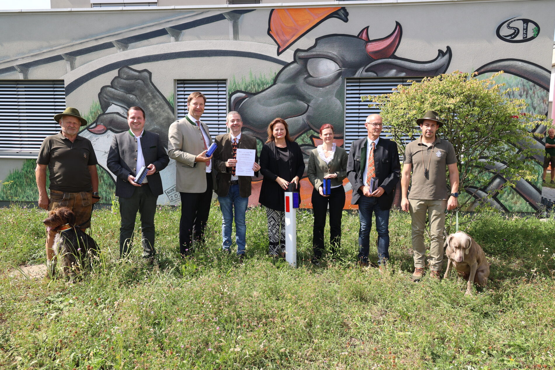 Landesjägermeister, Verantwortliche und Politik beim Start des Projektes Wildtierschutz und Verkehrssicherheit in der Steiermark.
