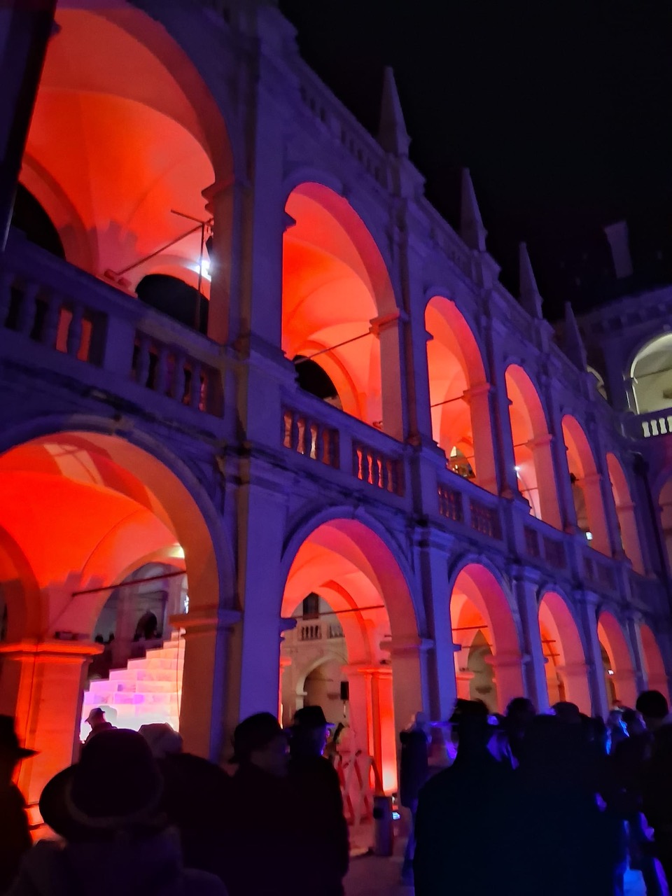 Eröffnung der Eiskrippe musikalisch begleitet von den Grazer Jagdhornbläsern.